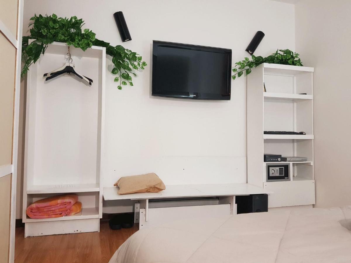 Rooms2Rent เรจโจ ดี คาลาเบีย ภายนอก รูปภาพ
